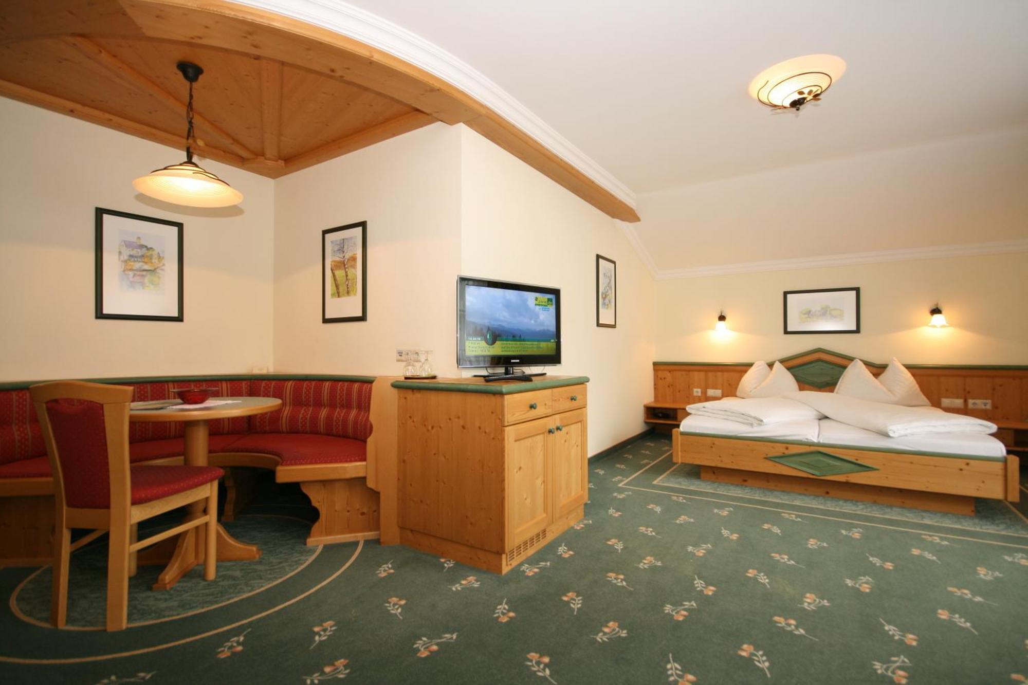 Alpenhotel Neuwirt Шладмінг Номер фото
