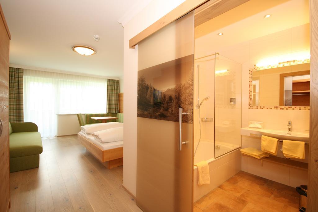 Alpenhotel Neuwirt Шладмінг Номер фото